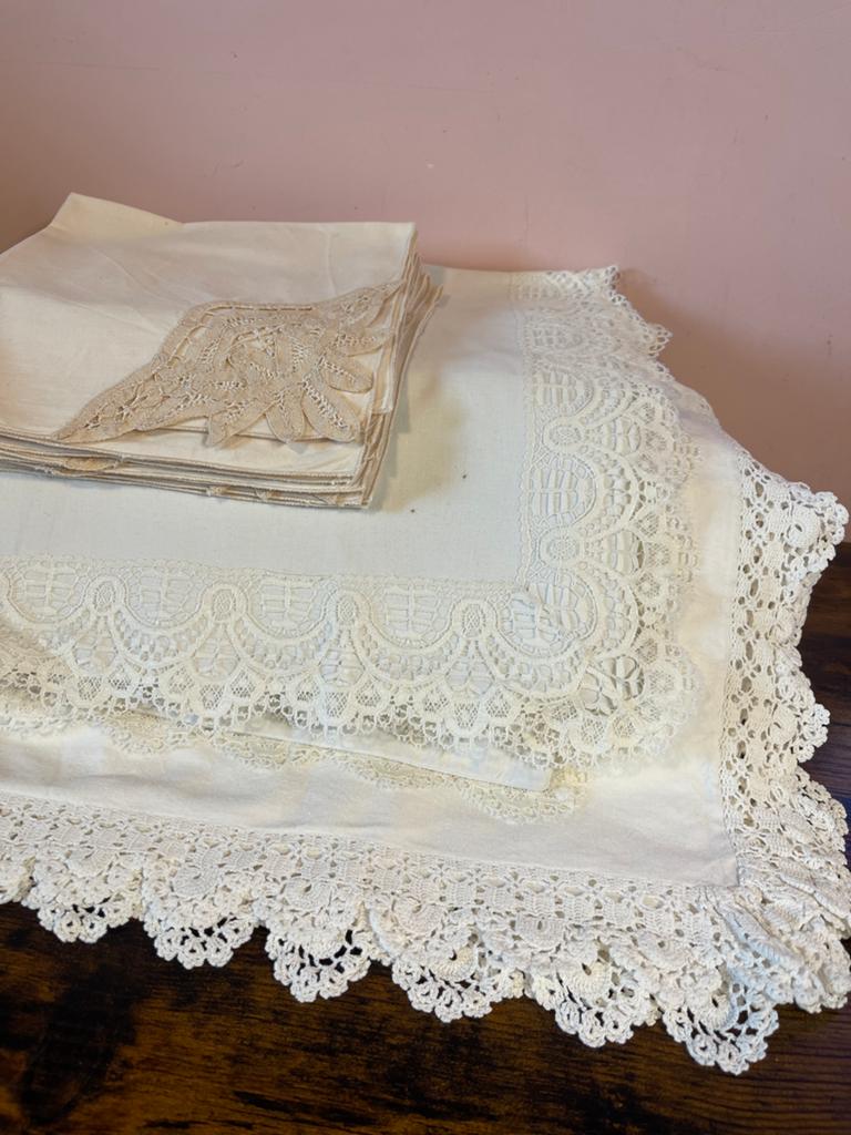 Antieke of vintage servetten en 2 kussensloppen  met kant, Ophalen of Verzenden