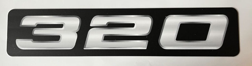 BMW 320   - showplaat  kentekenplaat - reclamebord  52x11, Verzamelen, Ophalen of Verzenden, Zo goed als nieuw, Auto's