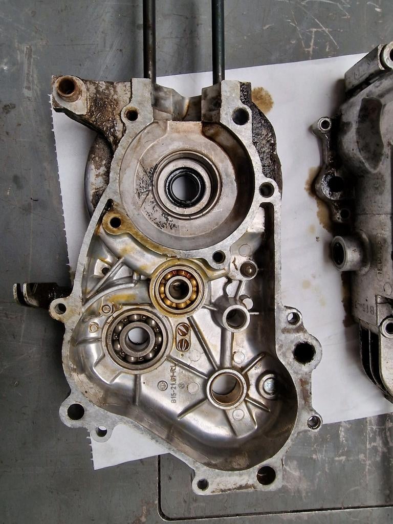 Kreidler 3 hand kickstart carters + bouten Goed te gebruiken, Ophalen of Verzenden, Gebruikt, Blok