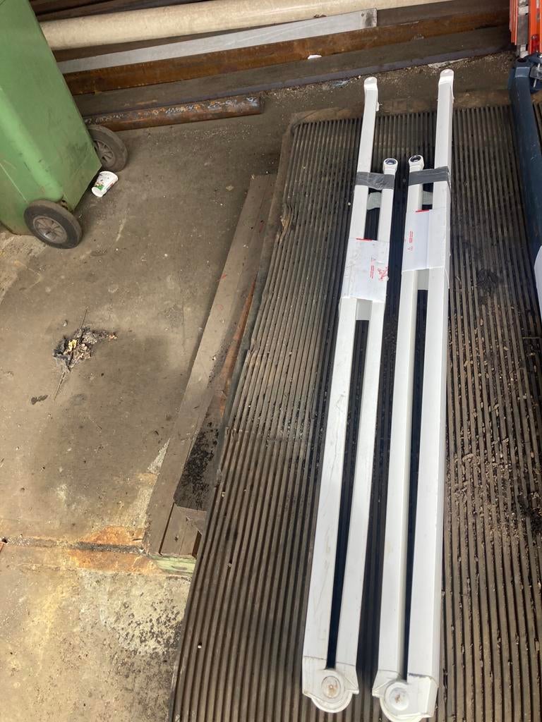 Nieuwe stel  knikarmen 250 cm, Ophalen, Nieuw