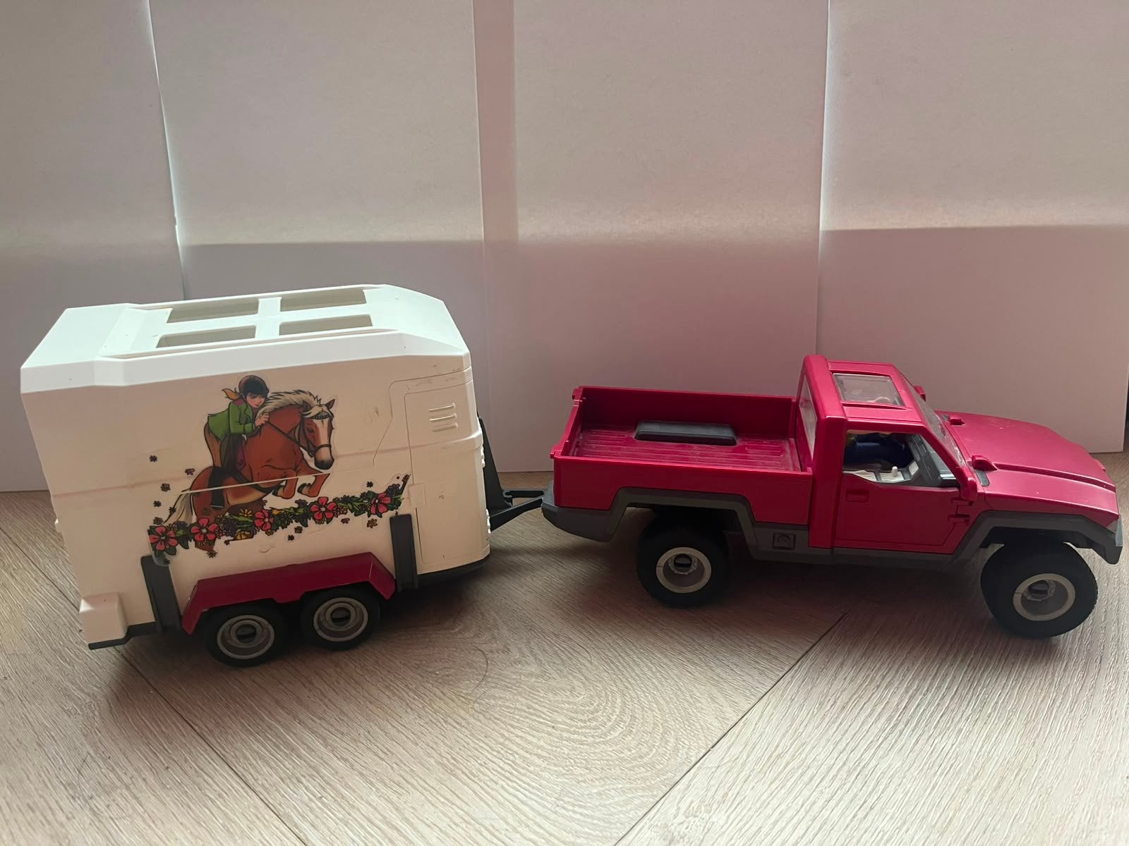 Schleich trailer, auto en poppetje, Ophalen of Verzenden, Gebruikt