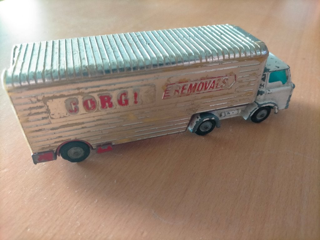 Corgi toys junior removals, Ophalen of Verzenden, Nieuw, Bus of Vrachtwagen