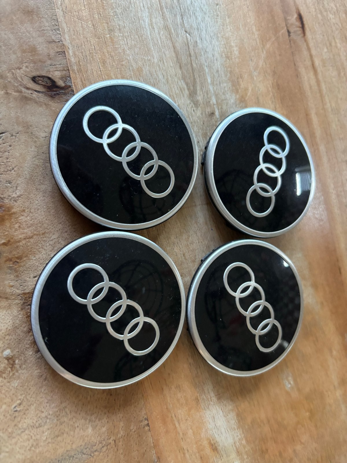 4 originele Audi naafkapjes - 81A601170, Ophalen of Verzenden, Zo goed als nieuw