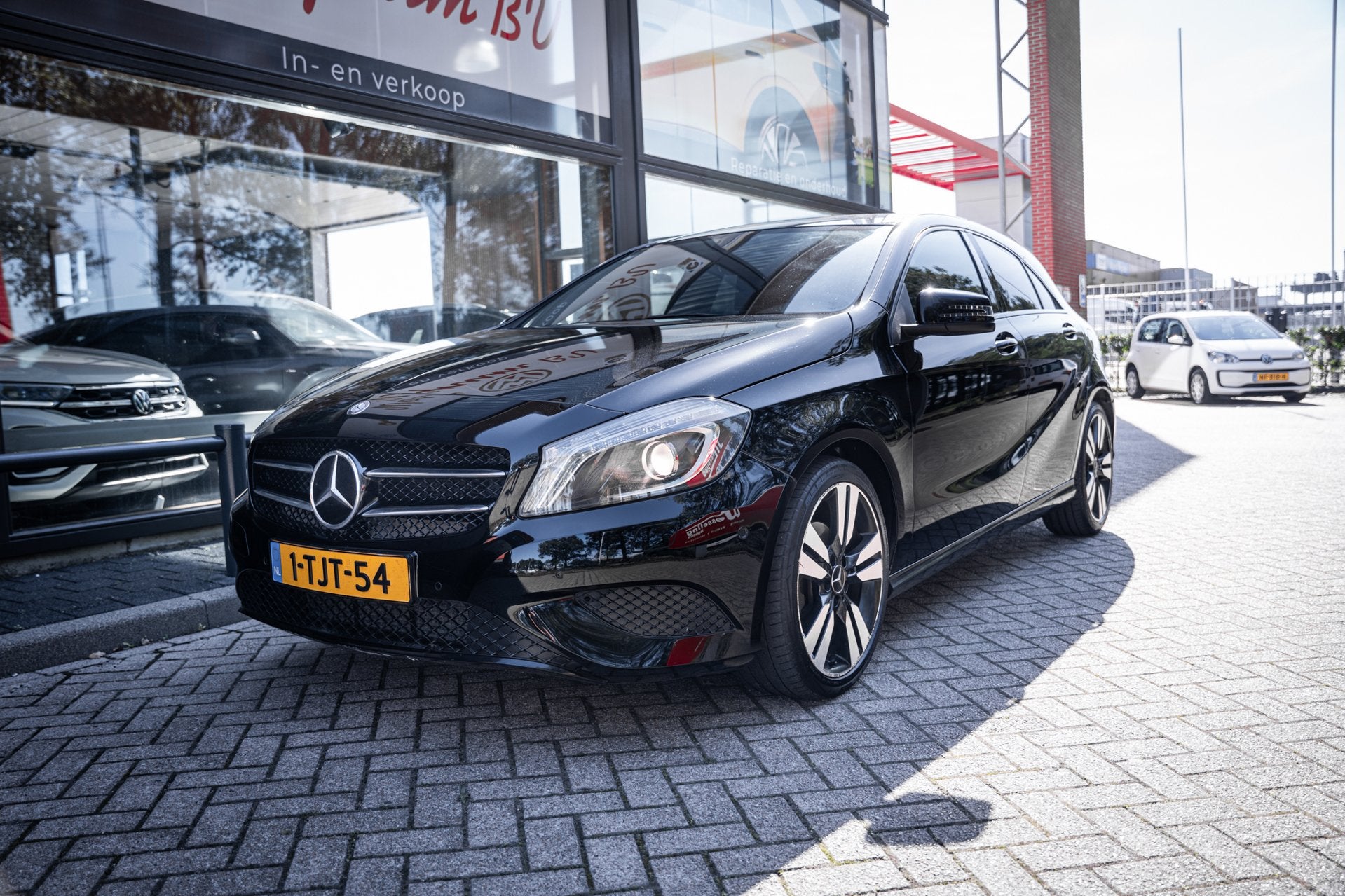Mercedes-Benz A-klasse 180 Ambition | Aut | Navi | PDC | Xen, Auto's, Gebruikt, 4 cilinders, Onderhoudsboekje, 695 kg