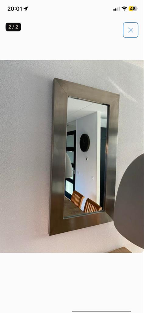 Moderne rechthoekige spiegel met metalen frame, Huis en Inrichting, Woonaccessoires | Spiegels, Ophalen, Minder dan 50 cm, 100 tot 150 cm
