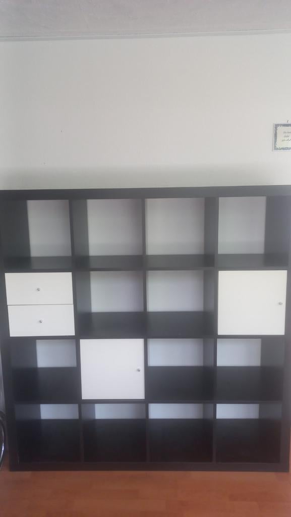 IKEA Kallax Kast met 16 vakken, zwartbruin, Gebruikt, Met deur(en), Modern, Functioneel, 150 tot 200 cm