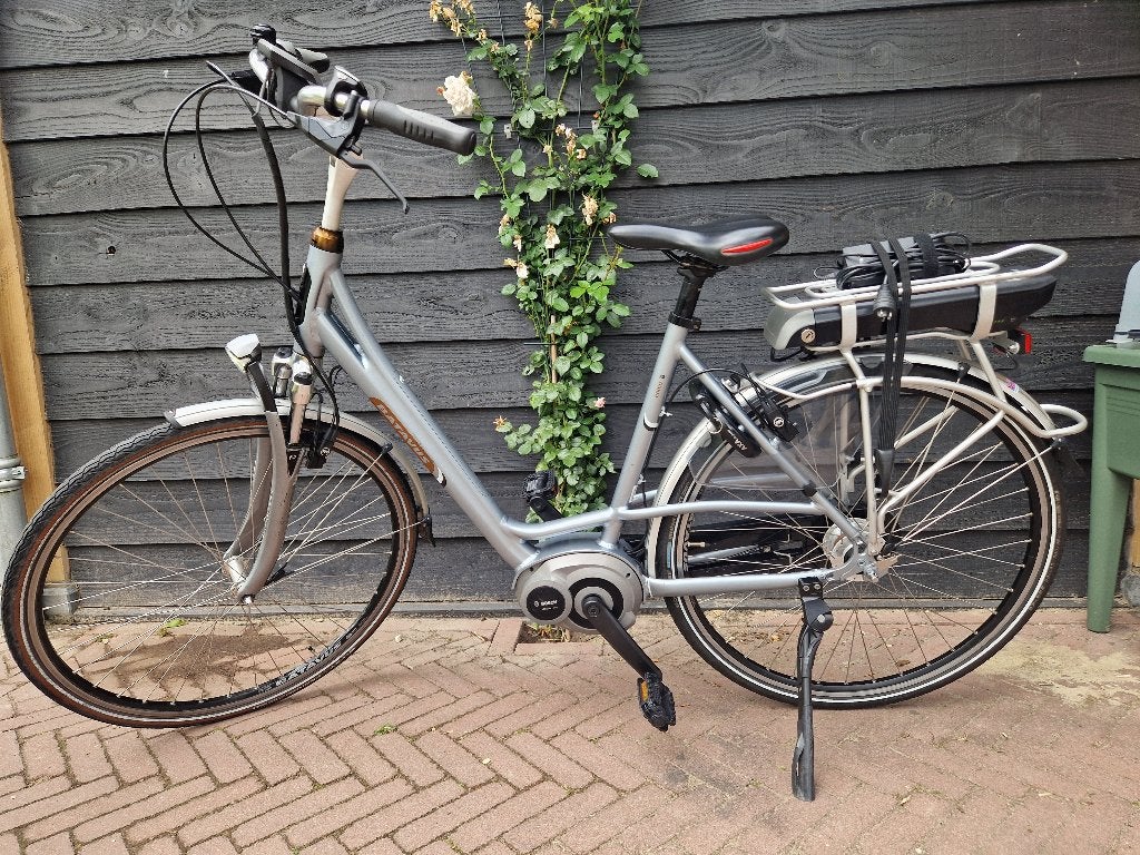 Elektrische dames fiets / bosch middenmotor / 400 watt accu, Zo goed als nieuw, 51 tot 55 cm, 50 km per accu of meer, Ophalen