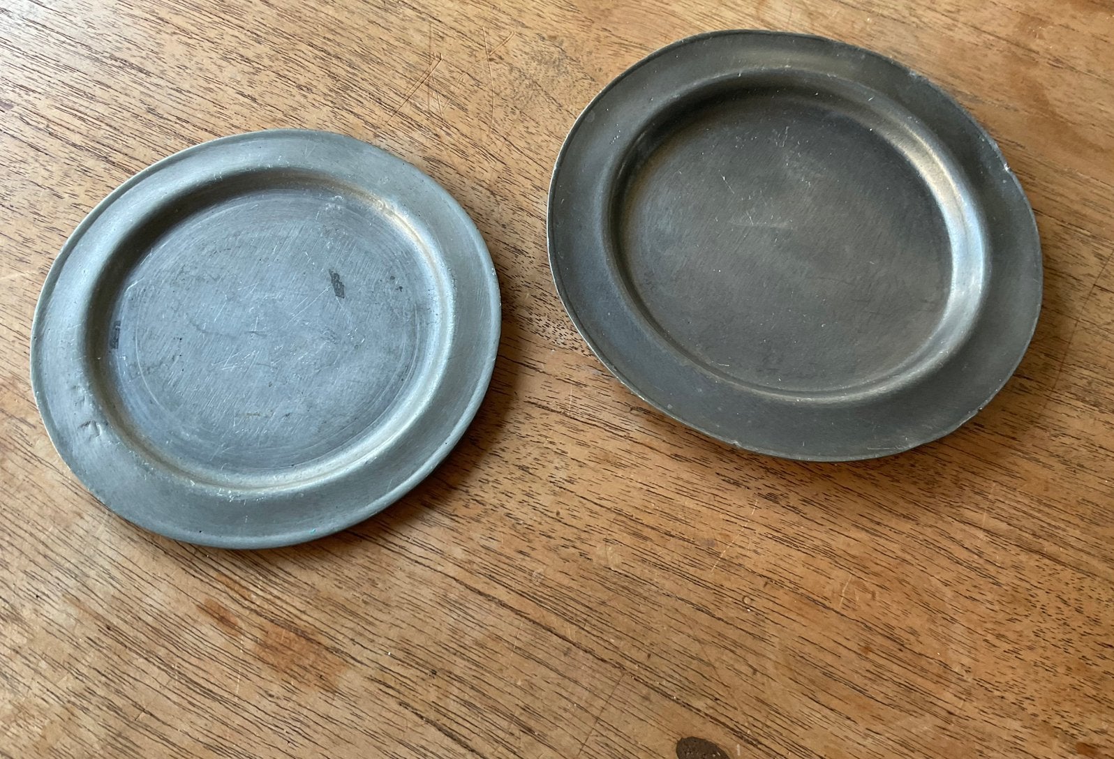 2  antieke tinnen  borden, Antiek en Kunst, Antiek | Tin, Ophalen of Verzenden