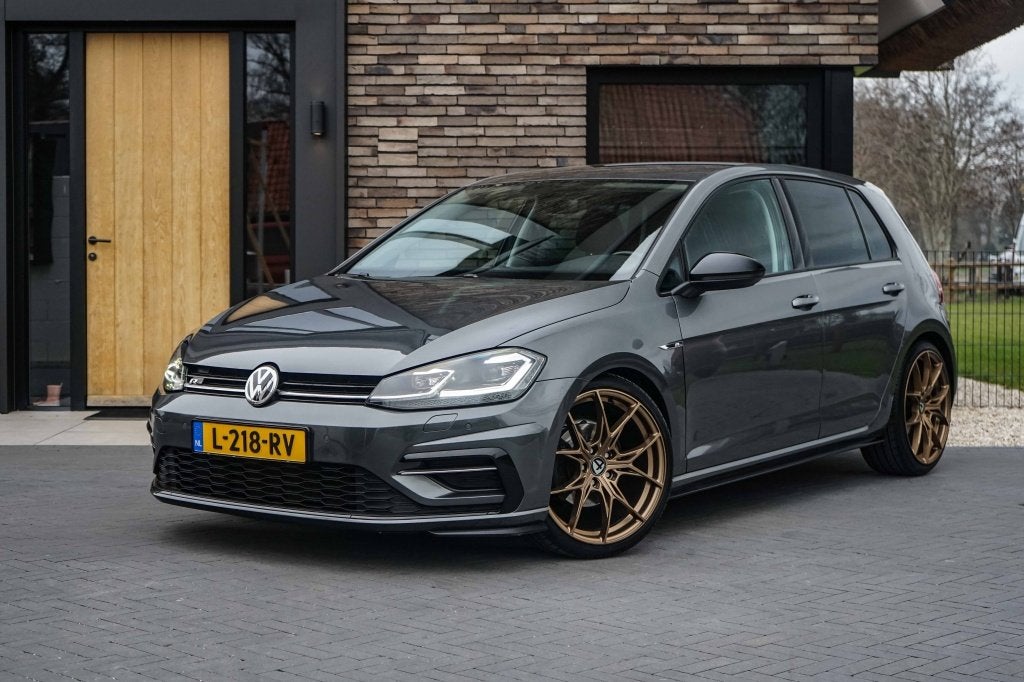 Volkswagen Golf 1.5 TSI Highline R-Line DSG-automaat, Auto's, Dealer onderhouden, Euro 6, 4 cilinders, Bedrijf