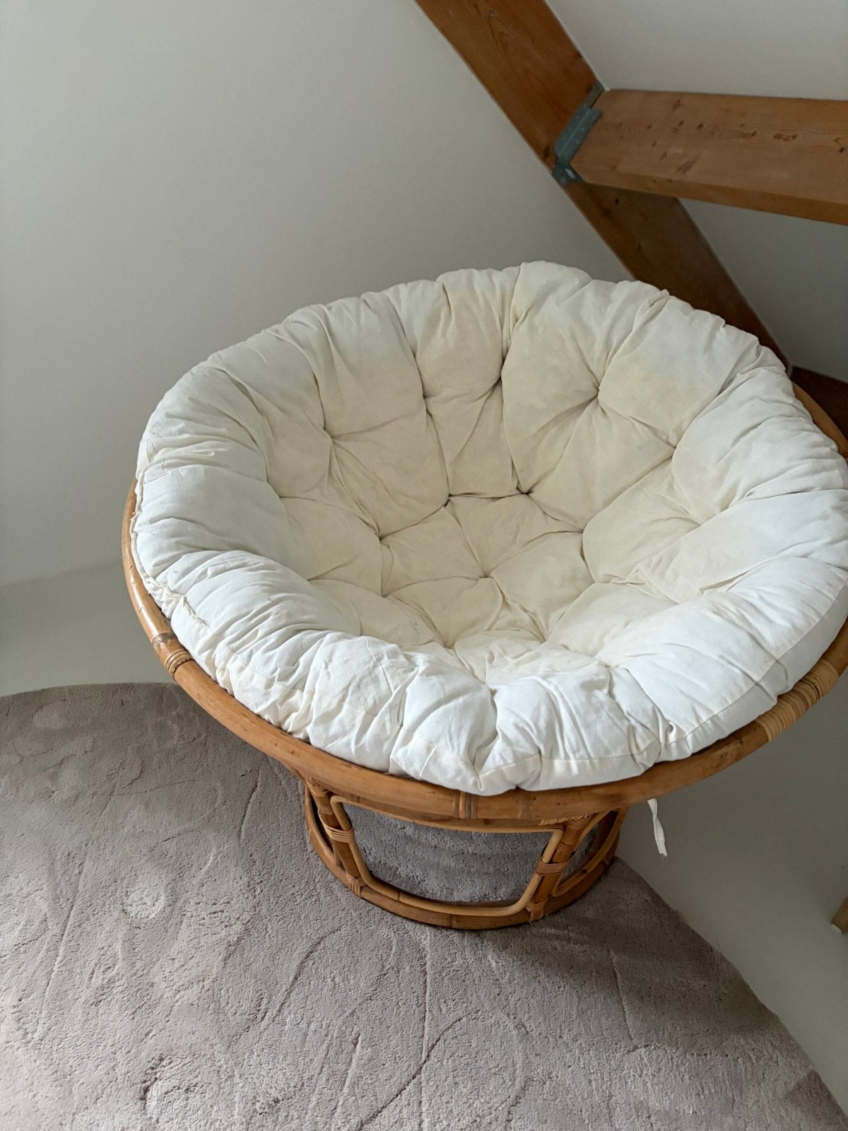 Comfortabele Papasan stoel met kussen, Huis en Inrichting, Stoelen, Ophalen, Wit, Riet of Rotan, Zo goed als nieuw