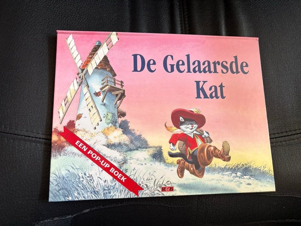 De Gelaarsde Kat - Een Pop-Up Boek, Uitklapboek, Jongen of Meisje, Ophalen of Verzenden, Zo goed als nieuw