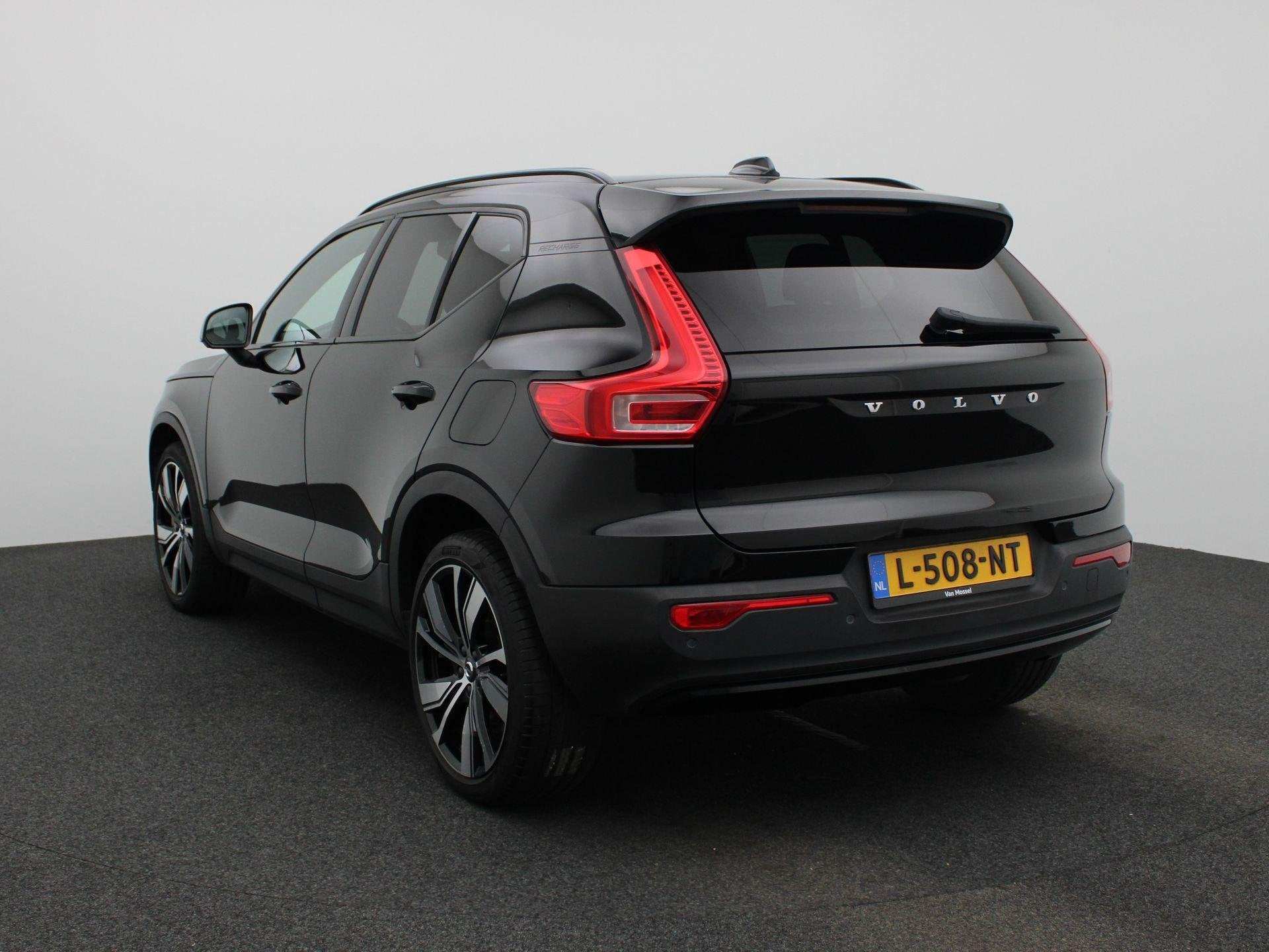Volvo XC40 Recharge P8 AWD R-Design | Automaat | Apple Carpl, Auto's, Volvo, 12 maanden, Gebruikt, Zwart, Origineel Nederlands