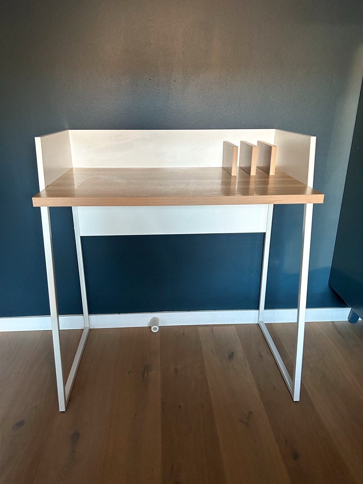 Modern bureau wit/hout - ongebruikt, Huis en Inrichting, Ophalen, Hout, Zo goed als nieuw, Wit