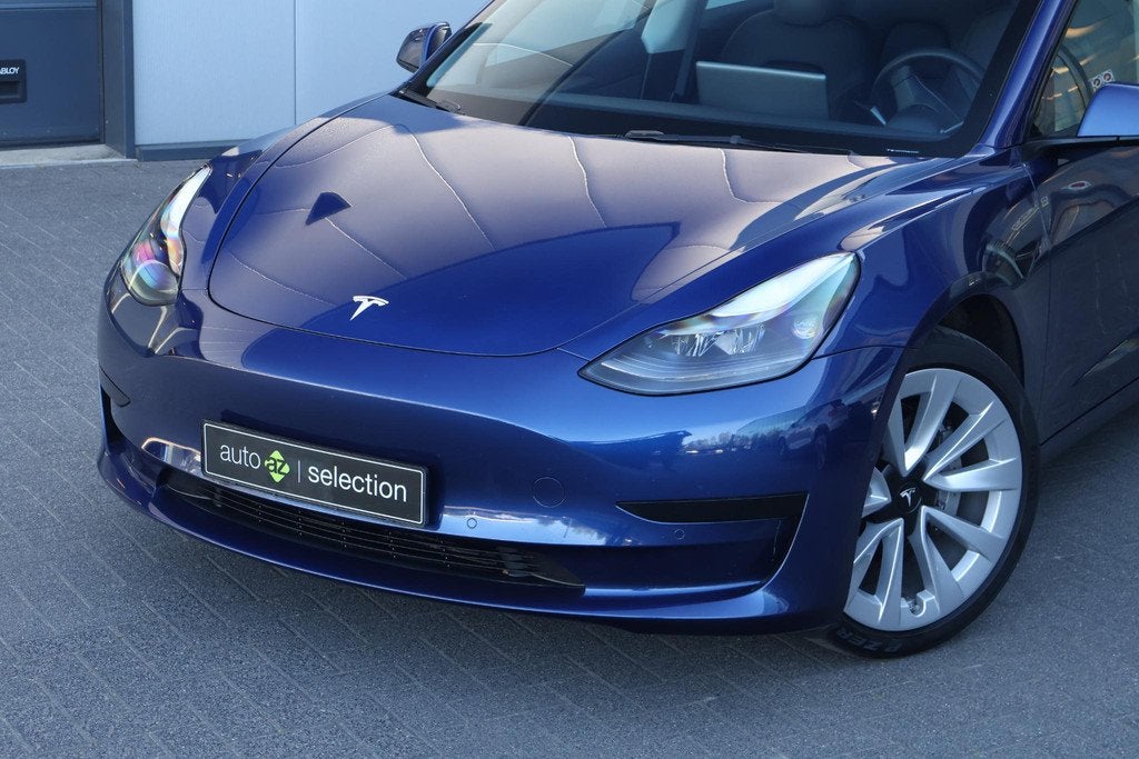 Tesla Model 3 Standard RWD Plus 60 kWh / Stoelverwarming / R, Automaat, 238 pk, Gebruikt, Zwart