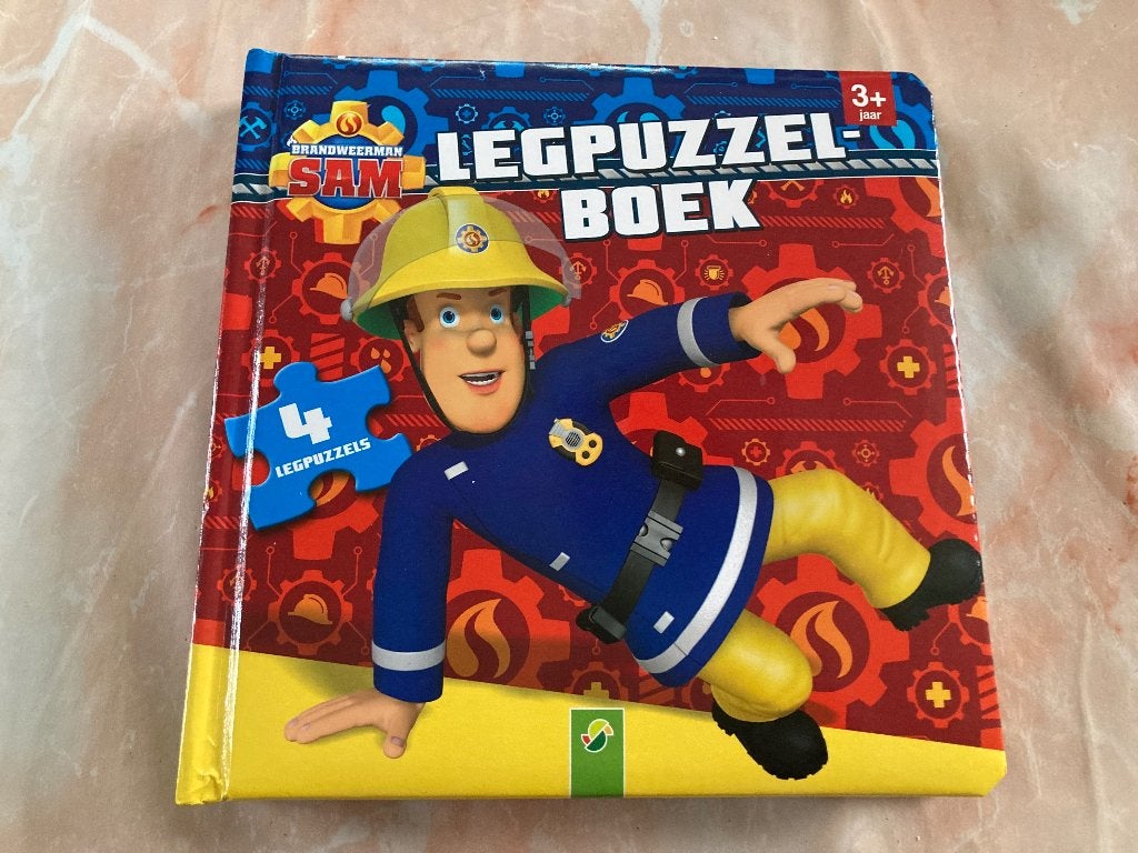Sam de brandweerman lees- en puzzelboekje, Non-fictie, Ophalen of Verzenden, Zo goed als nieuw, 4 jaar
