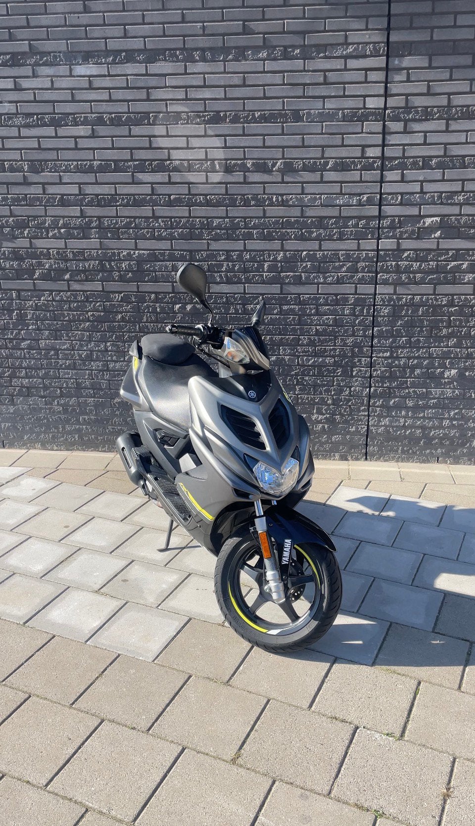 Yamaha aerox 4takt 2021, Fietsen en Brommers, Ophalen, Aerox, Maximaal 45 km/u, Zo goed als nieuw