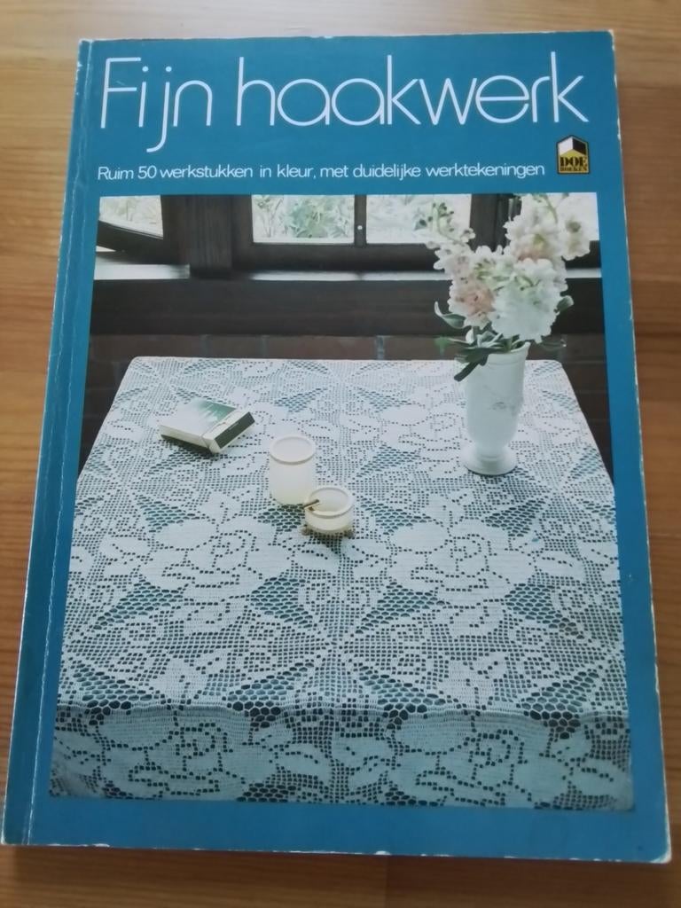 Fijn haakwerk 50 werkstukken, Ophalen of Verzenden, Zo goed als nieuw, Haken, Patroon of Boek