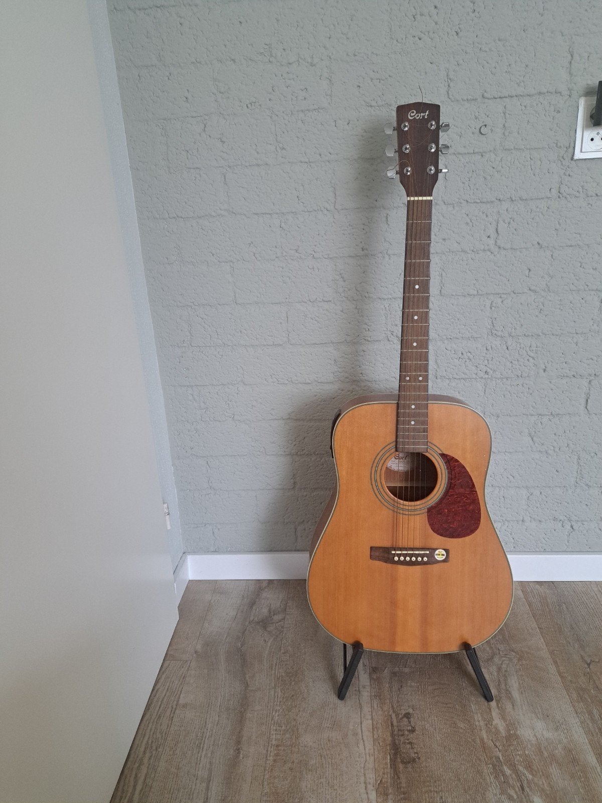 Cort EARTH-70E NS Western gitaar met standaard, Muziek en Instrumenten, Snaarinstrumenten | Gitaren | Akoestisch, Ophalen