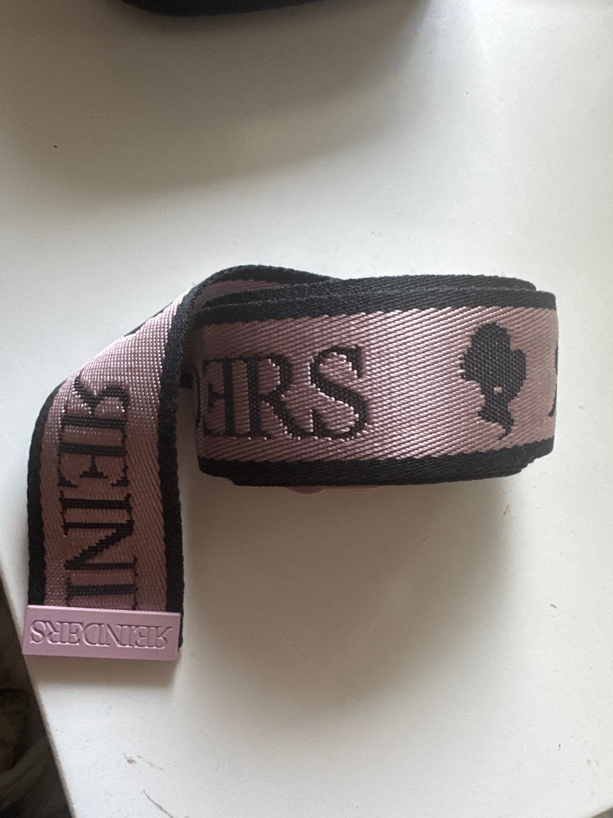 Reinders riem - Roze met zwart logo, Overige kleuren, Heupriem, Ophalen of Verzenden, Zo goed als nieuw