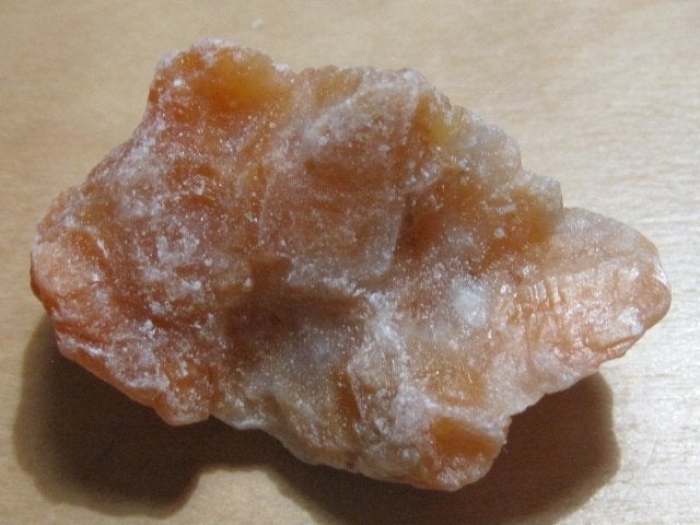 min. 5x ruwe edelsteen VUURCALCIET (3), Verzenden, Mineraal