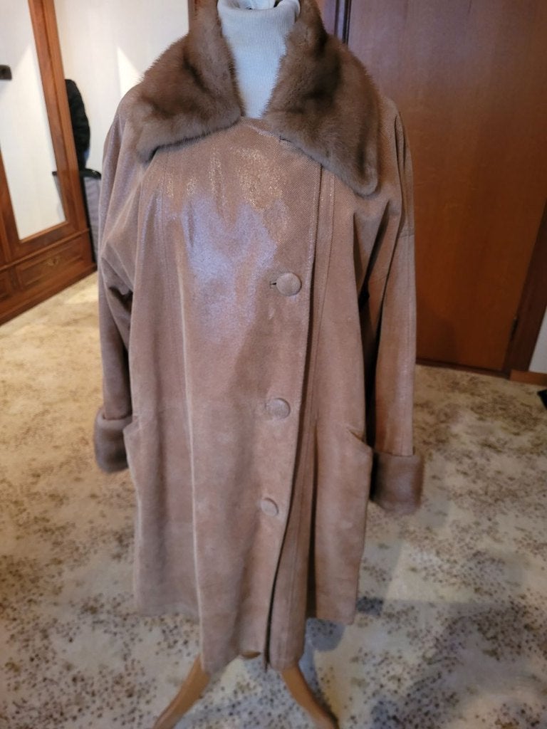Lammy coat zachte perzik kleur met glansje M, Ophalen of Verzenden, Gedragen, Maat 38/40 (M), Overige kleuren