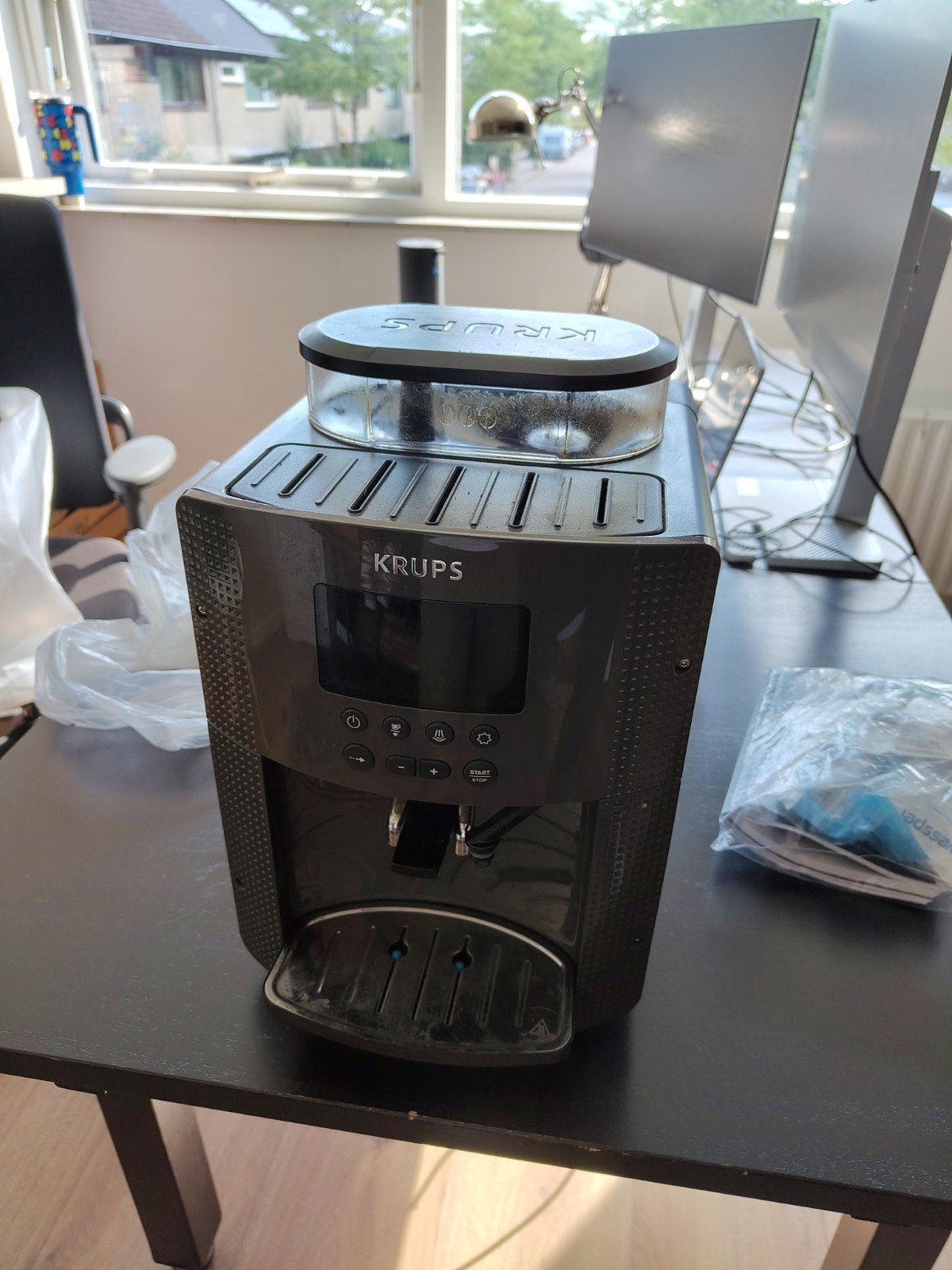 Krups volautomatische koffiemachine, Ophalen, Afneembaar waterreservoir, Gebruikt, Koffiemachine