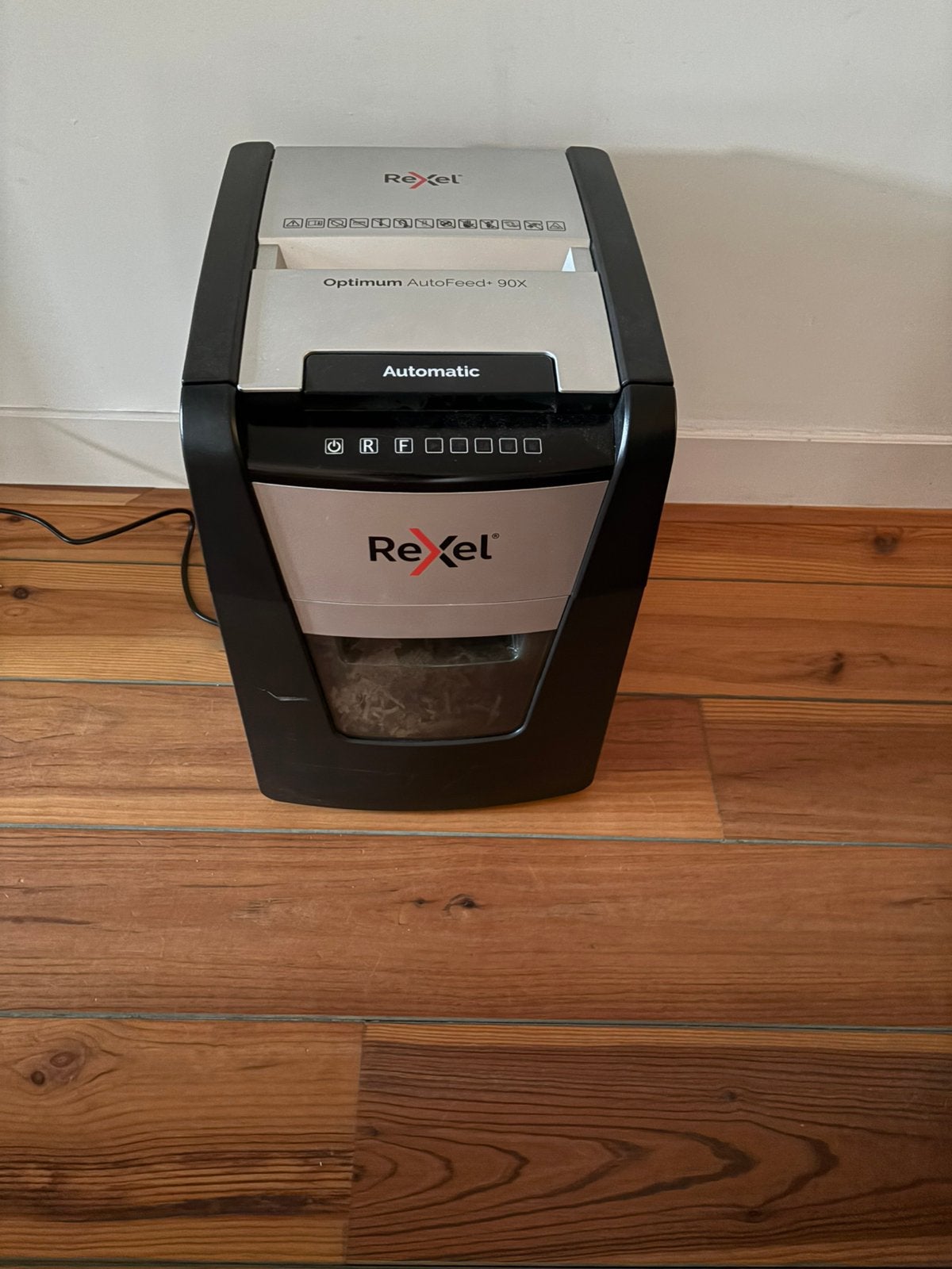Rexel papierversnipperaar staat: gebruikt, Ophalen, Gebruikt