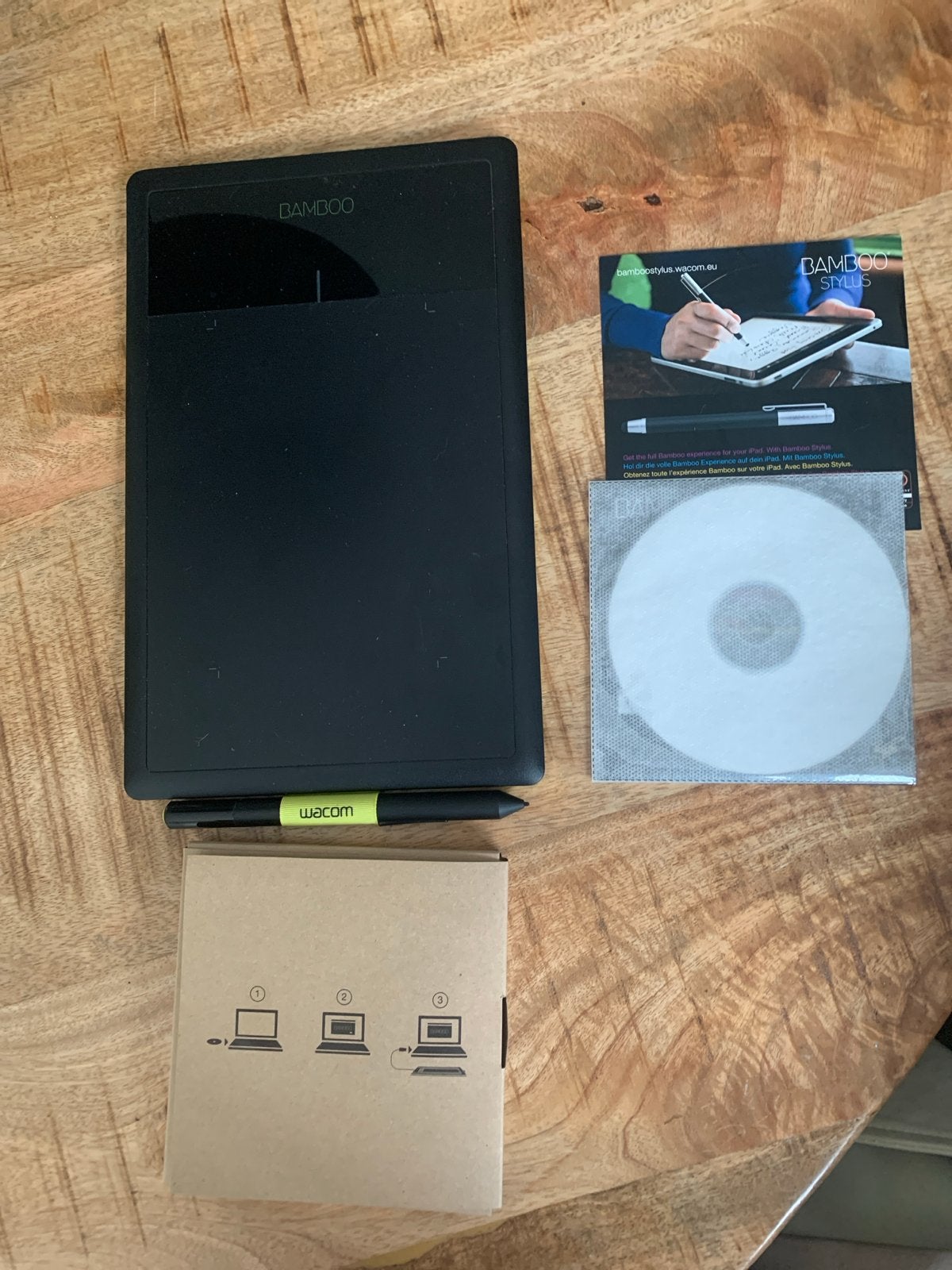 Wacom Bamboo tekentablet met pen en installatie-CD, Computers en Software, Tekentablets, Ophalen of Verzenden, Multi-touch, Zo goed als nieuw
