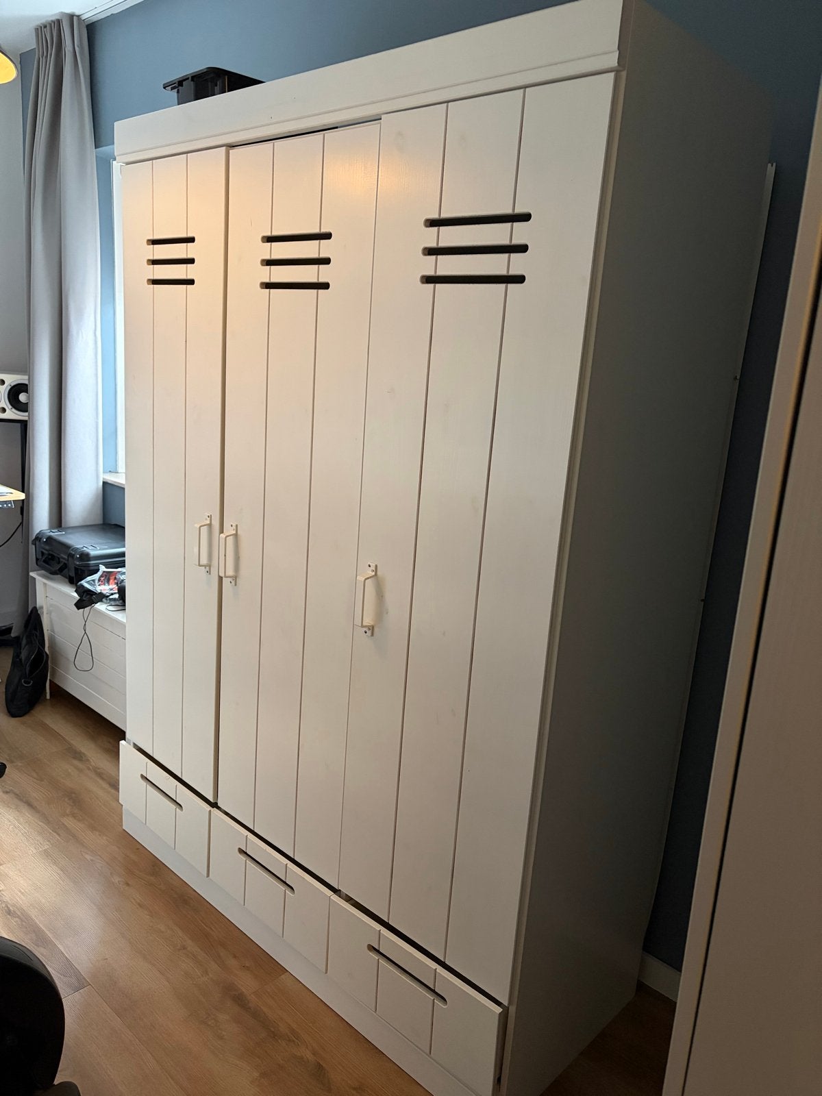 Witte kledingkast met lades en hangruimte 140bx195hx56d, Ophalen, Gebruikt, 100 tot 150 cm, Met lade(s)