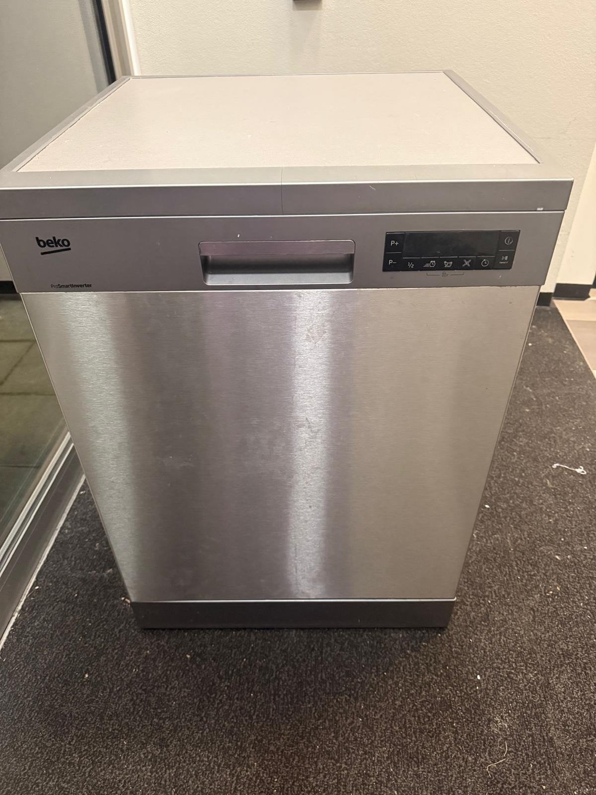 Afwasmachine, Witgoed en Apparatuur, Ophalen, Gebruikt, Tussenbouw, 18 tot 22 liter