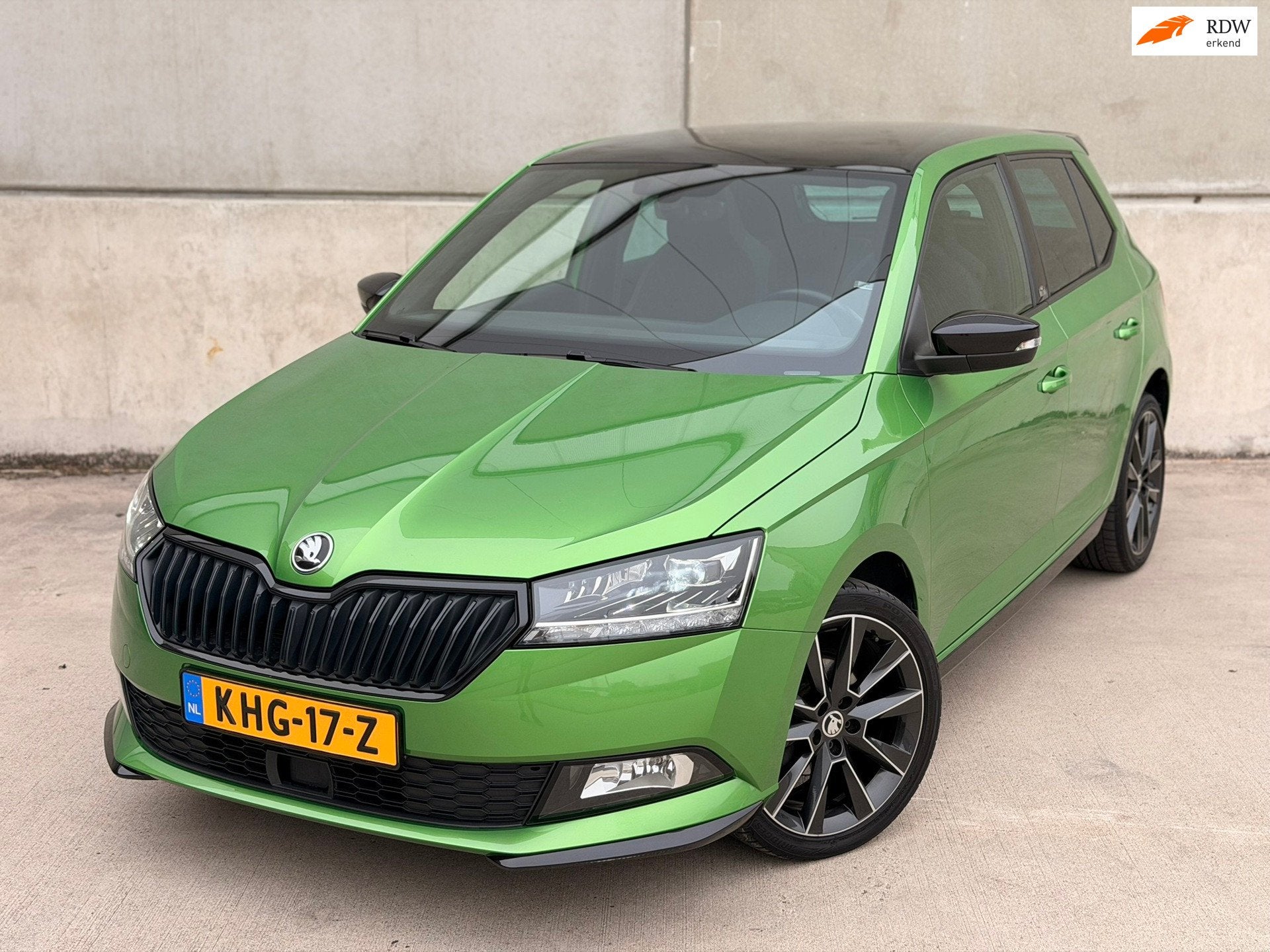Skoda Fabia 1.0 TSI Monte Carlo Pano LED CarPlay 17' Stoelve, Voorwielaandrijving, Dealer onderhouden, Stof, Gebruikt