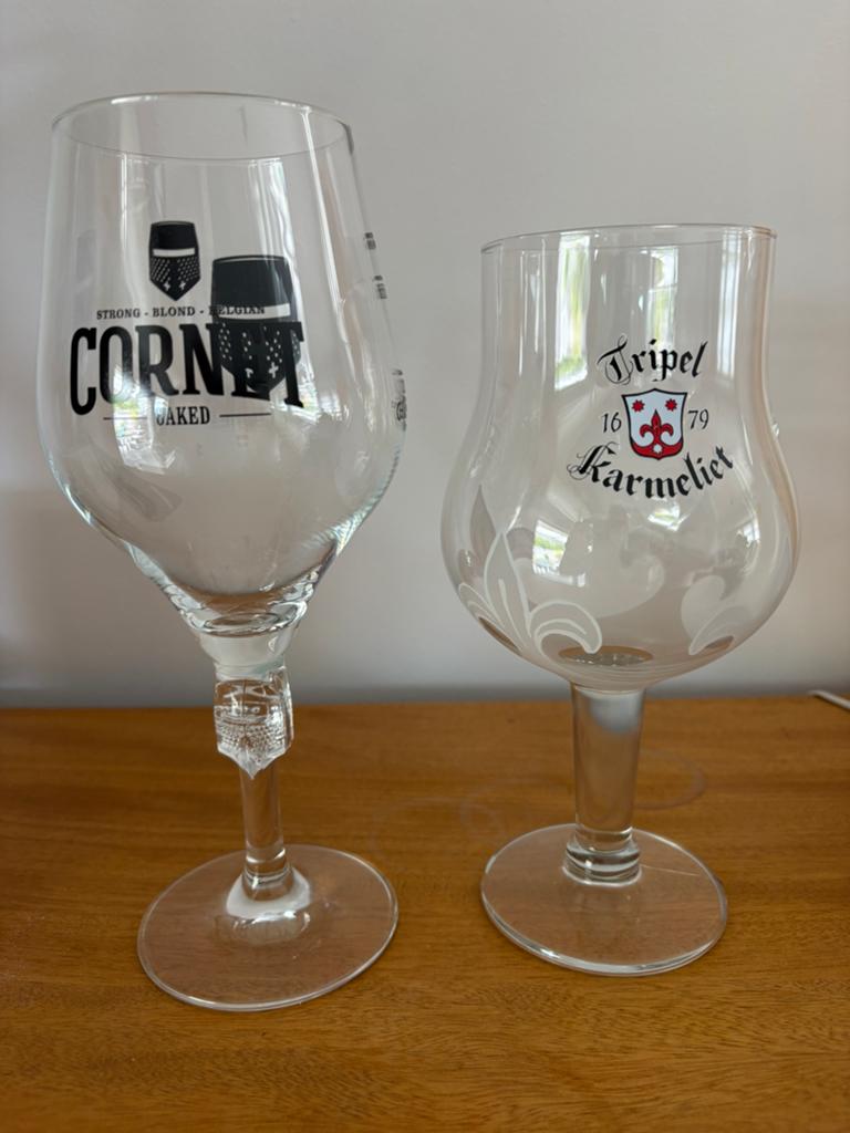 Cornet en Tripel Karmeliet bierglazen - Set van 2, Ophalen, Zo goed als nieuw, Bierglas