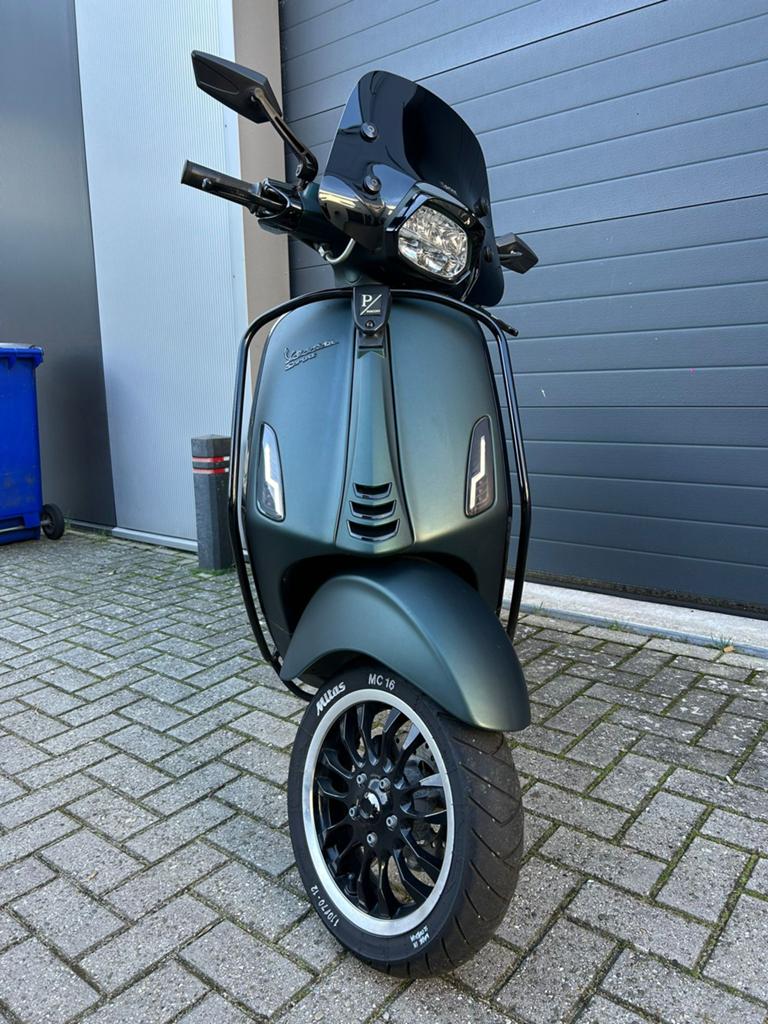Vespa Sprint Scooter E5 Cobra Green 8000 km Nette staat!, Ophalen, Maximaal 45 km/u, Vespa S, Zo goed als nieuw