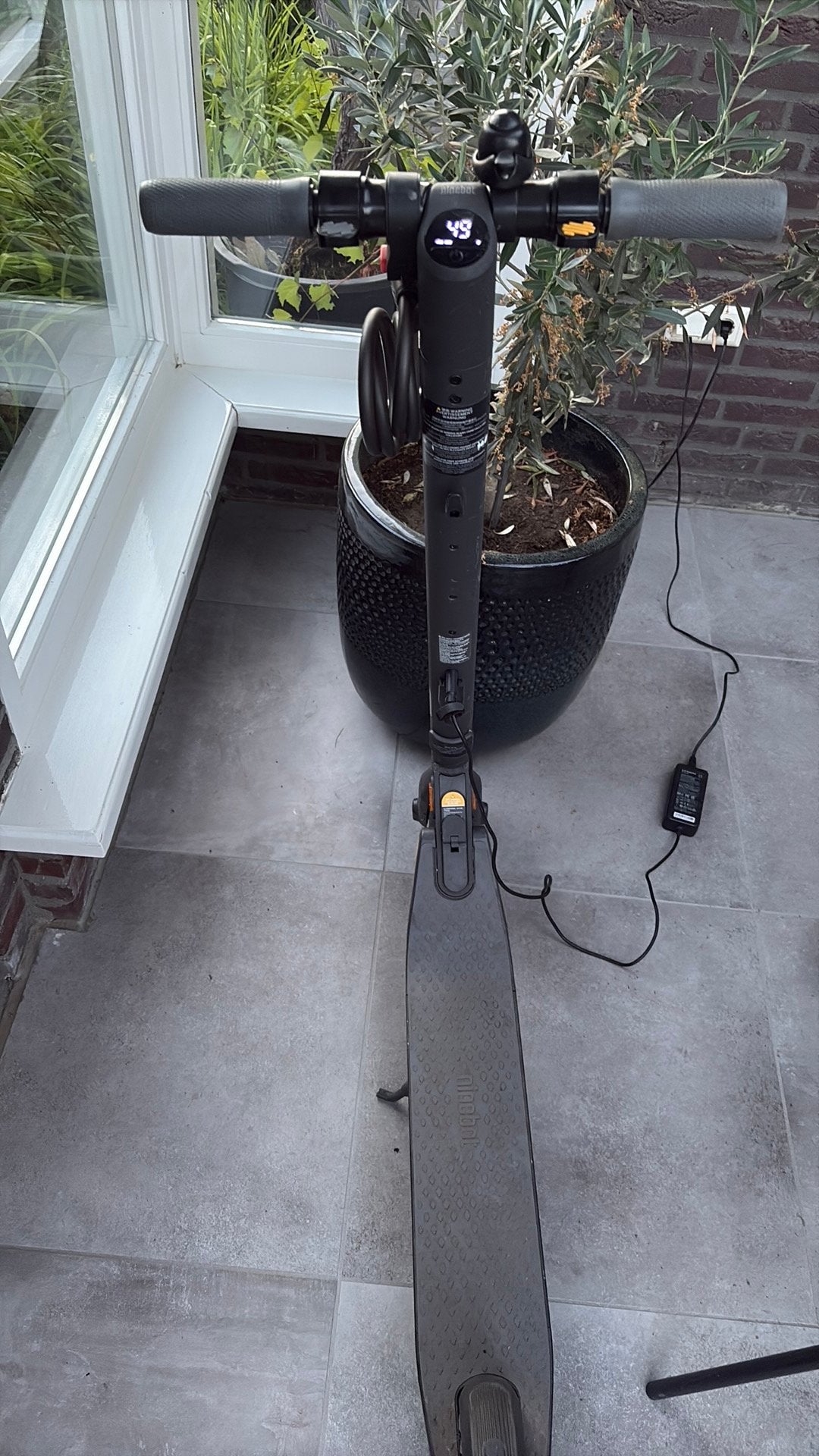Elektronische step “Ninebot kickscoter E25”, Ophalen, Zo goed als nieuw, Elektrische step (E-scooter)