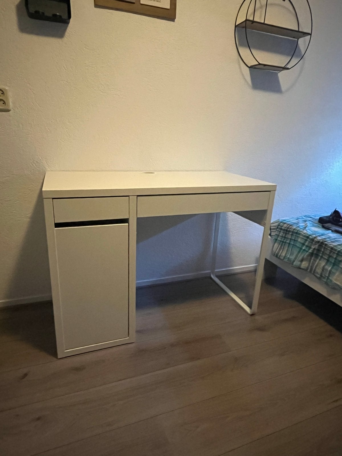 IKEA MICKE Bureau wit 105x50 cm met kastje en 2 laden, Ophalen, Gebruikt, Met lades, IKEA