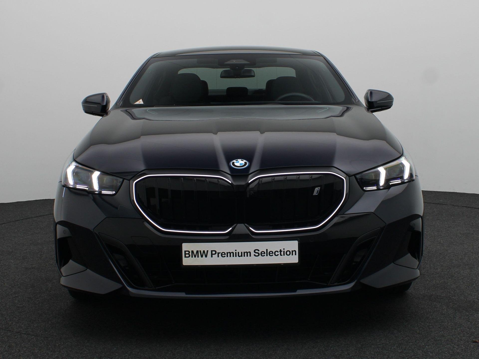 BMW i5 Sedan eDrive40 M Sportpakket Pro | Travel Pack | Comf, Automaat, Achterwielaandrijving, Gebruikt, Zwart