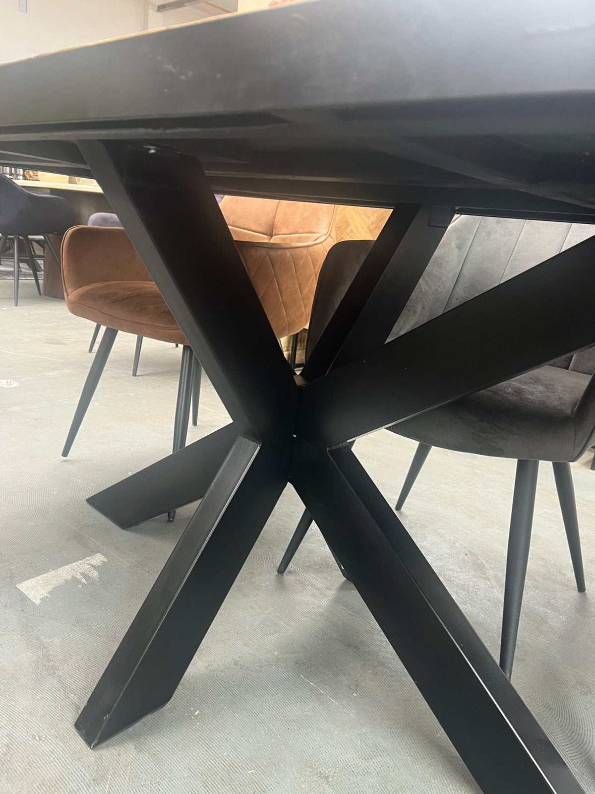 Magazijn leegverkoop eettafel Accent teakhout visgraat matri, Hout, Nieuw, Ophalen of Verzenden, Info@wkhome.nl