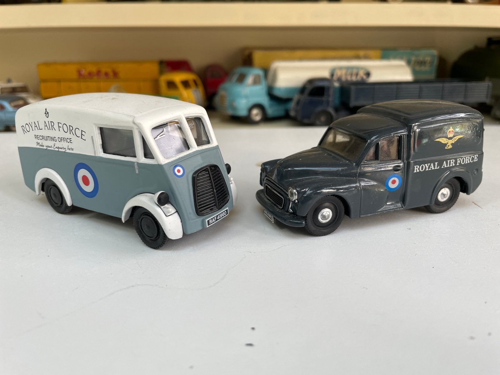 Set van 2 Royal Air Force modelbusjes, Overige merken, Gebruikt, 1:50 of kleiner, Overige typen