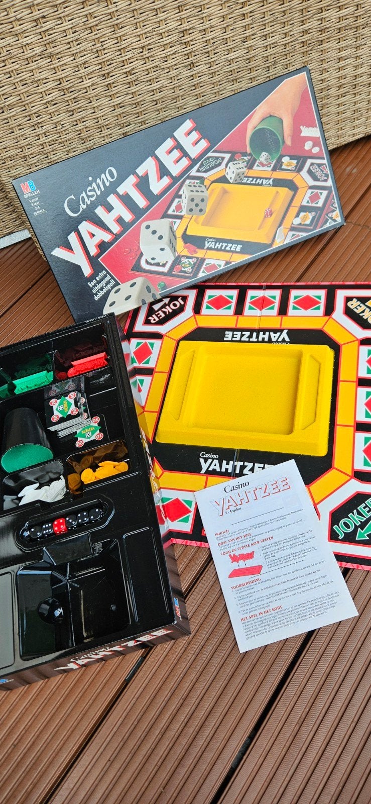 Casino Yahtzee dobbelspel - MB Spellen, Drie of vier spelers, Ophalen of Verzenden, Zo goed als nieuw, MB Spellen