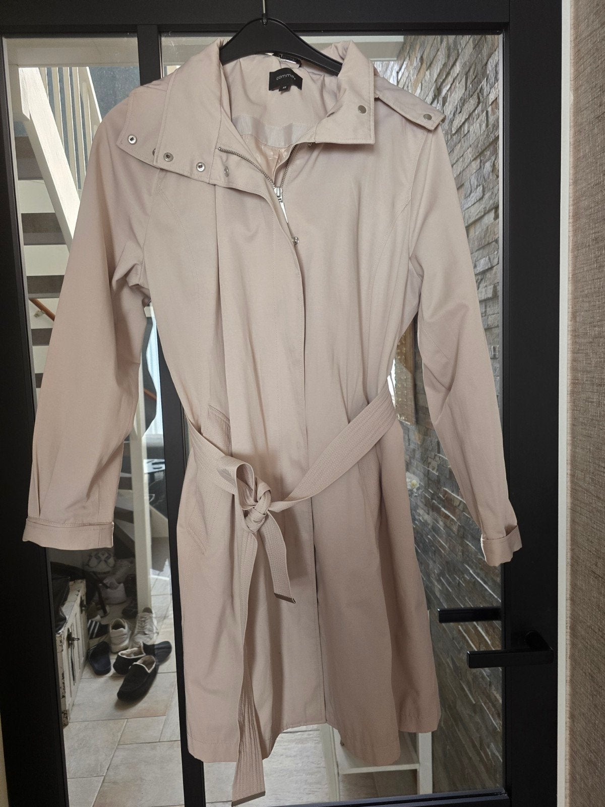 Te koop beige dames trenchcoat met capuchon van Comma maat 4, Beige, Maat 42/44 (L), Zo goed als nieuw, Comma
