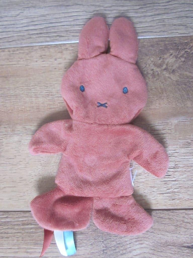 Nijntje Miffy roestkleurig pluche knuffel-knisper-labeldoek, Konijn, Nijntje, Ophalen of Verzenden, Zo goed als nieuw