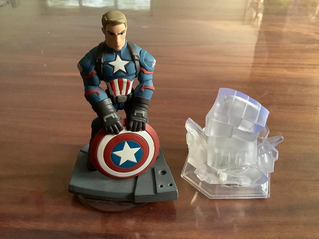 Disney Infinity 3.0 - Marvel Battlegrounds Captain America, Ophalen of Verzenden, Overige figuren, Zo goed als nieuw, Beeldje of Figuurtje