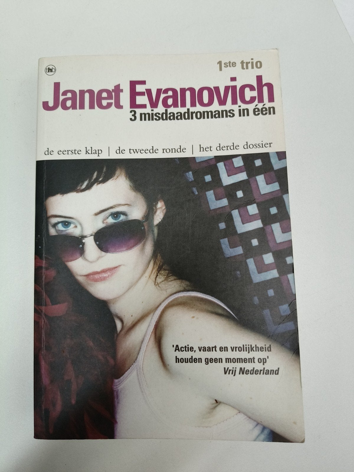 Janet Evanovich - 3 misdaadromans in één, Ophalen of Verzenden, Gelezen, Janet Evanovich