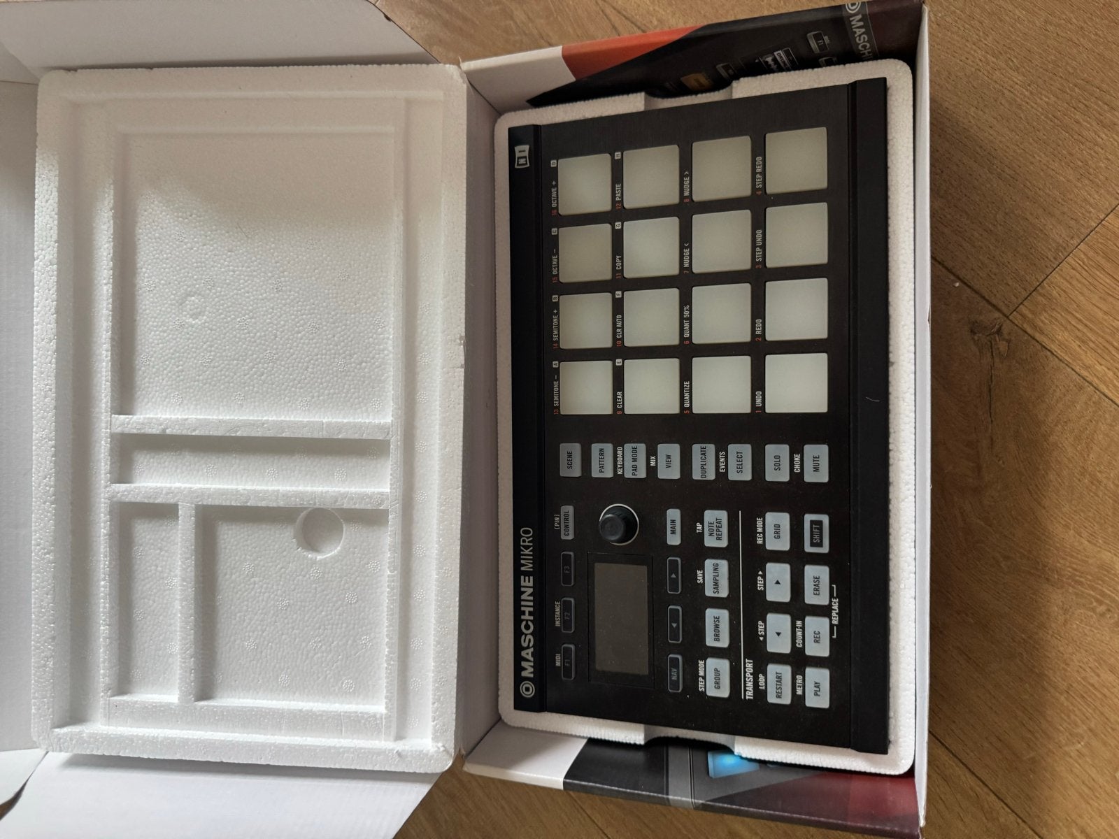 Native Instruments Maschine Mikro MK1 - Drumcomputer/Sampler, Muziek en Instrumenten, Synthesizers, Gebruikt, Overige aantallen