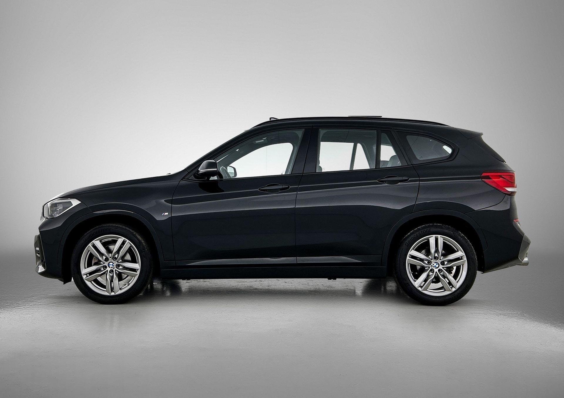 BMW X1 sDrive18i Executive Edition | M-SPORT | PANORAMADAK |, Auto's, 12 maanden, Gebruikt, Automatische klimaatregeling, Alcantara