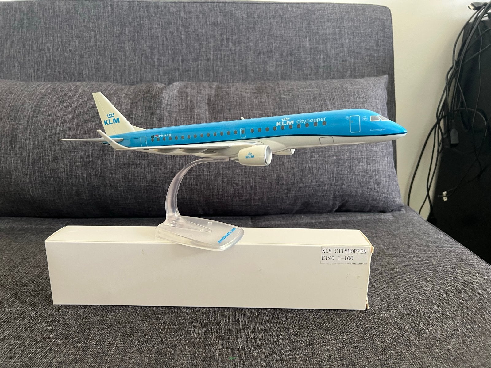 KLM Cityhopper E190-100 schaalmodel, Overige merken, 1:72 tot 1:144, Ophalen of Verzenden, Zo goed als nieuw