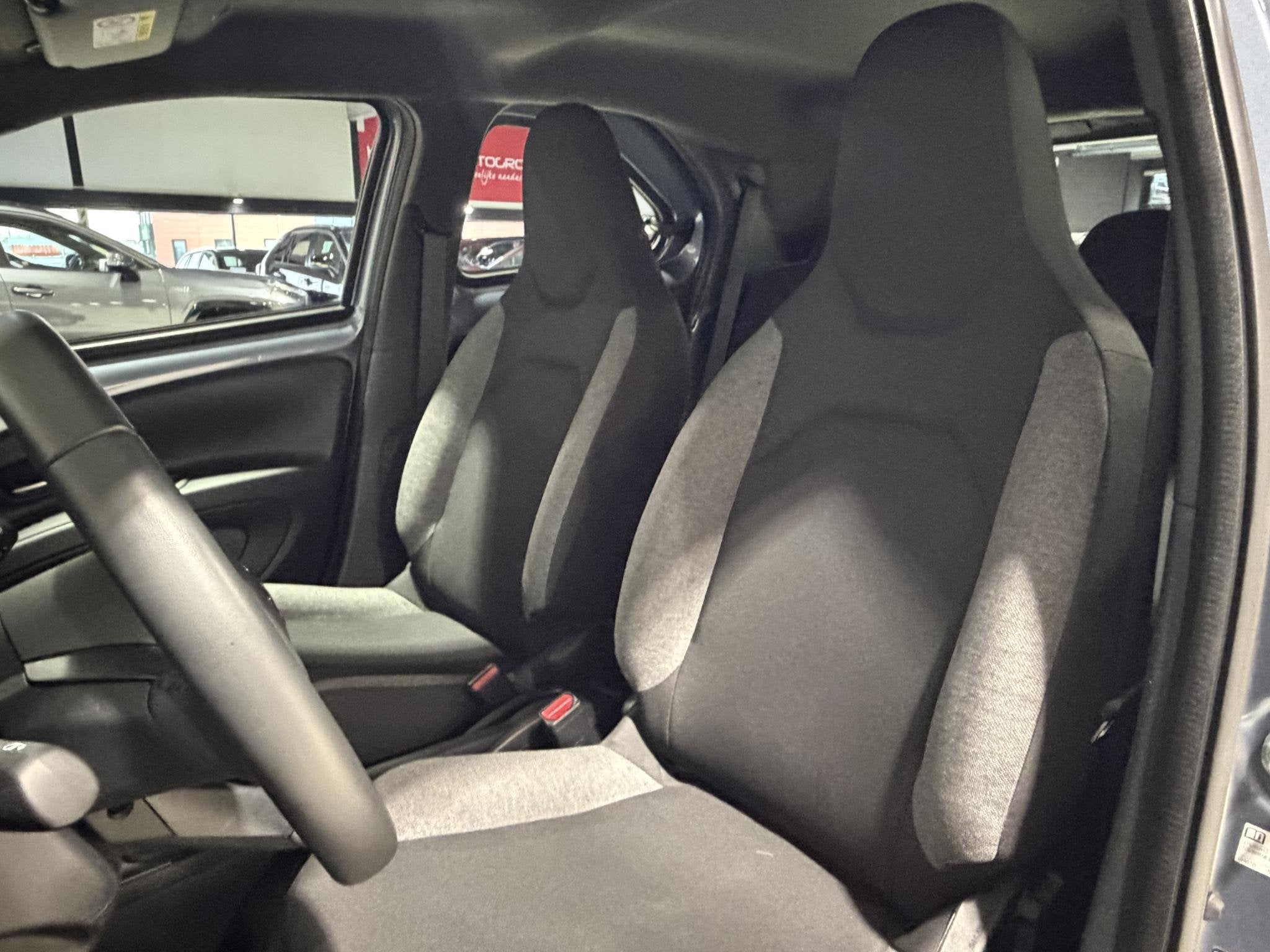 Toyota Aygo X 1.0 VVT-i MT Play BTW Auto, 1 Eigenaar Orginee, Auto's, Stof, Gebruikt, Euro 6, 920 kg