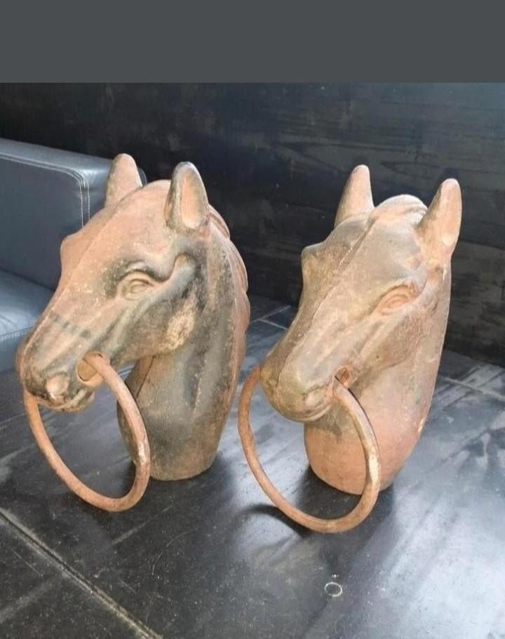 Paardenhoofd gietijzer 2 stuks voor hek palen, Tuin en Terras, Ophalen, IJzer, Sierhekwerk