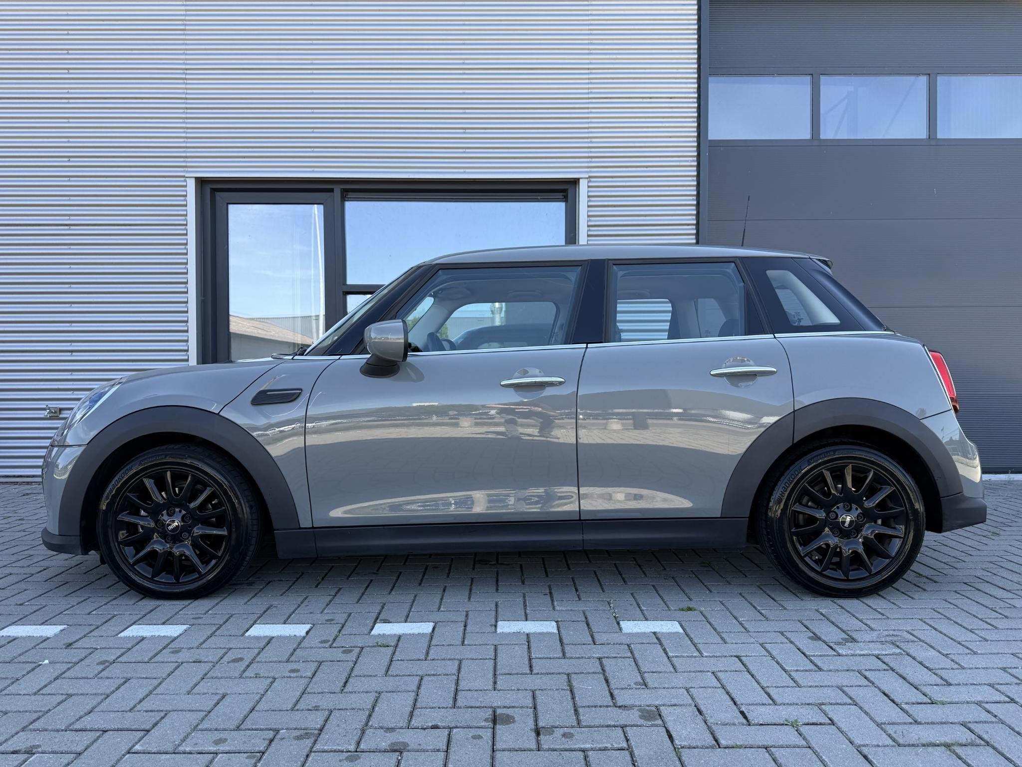 MINI 5-Deurs 1.5 One Business Edition Automaat 5-Deurs, Auto's, Dealer onderhouden, Gebruikt, Met garantie (alle), 1210 kg