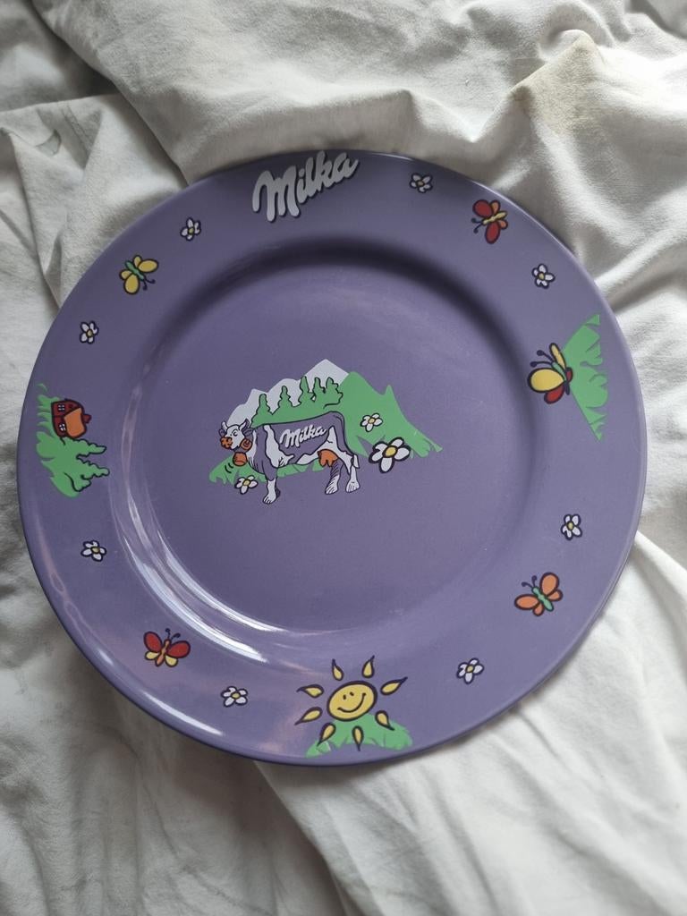 Milka bord paars met koe en vlinders, Huis en Inrichting, Keuken | Servies, Verzenden, Nieuw, Bord(en), Overige stijlen